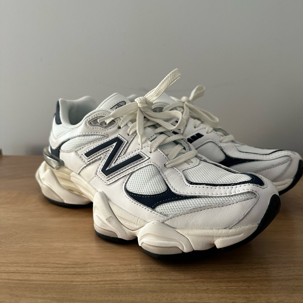 Brand new Women’s New Balance 9060s